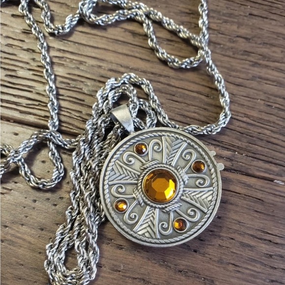 N122 Aztec sun clock reversible silver pendant on a long chain blue and yellow - Picture 7 of 10